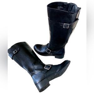 Women’s black leather boots. SIZE 6. Leather riding boots